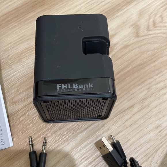 Xoopar sonar wireless speaker. See picture for compatibility. Never used - Picture 5 of 5